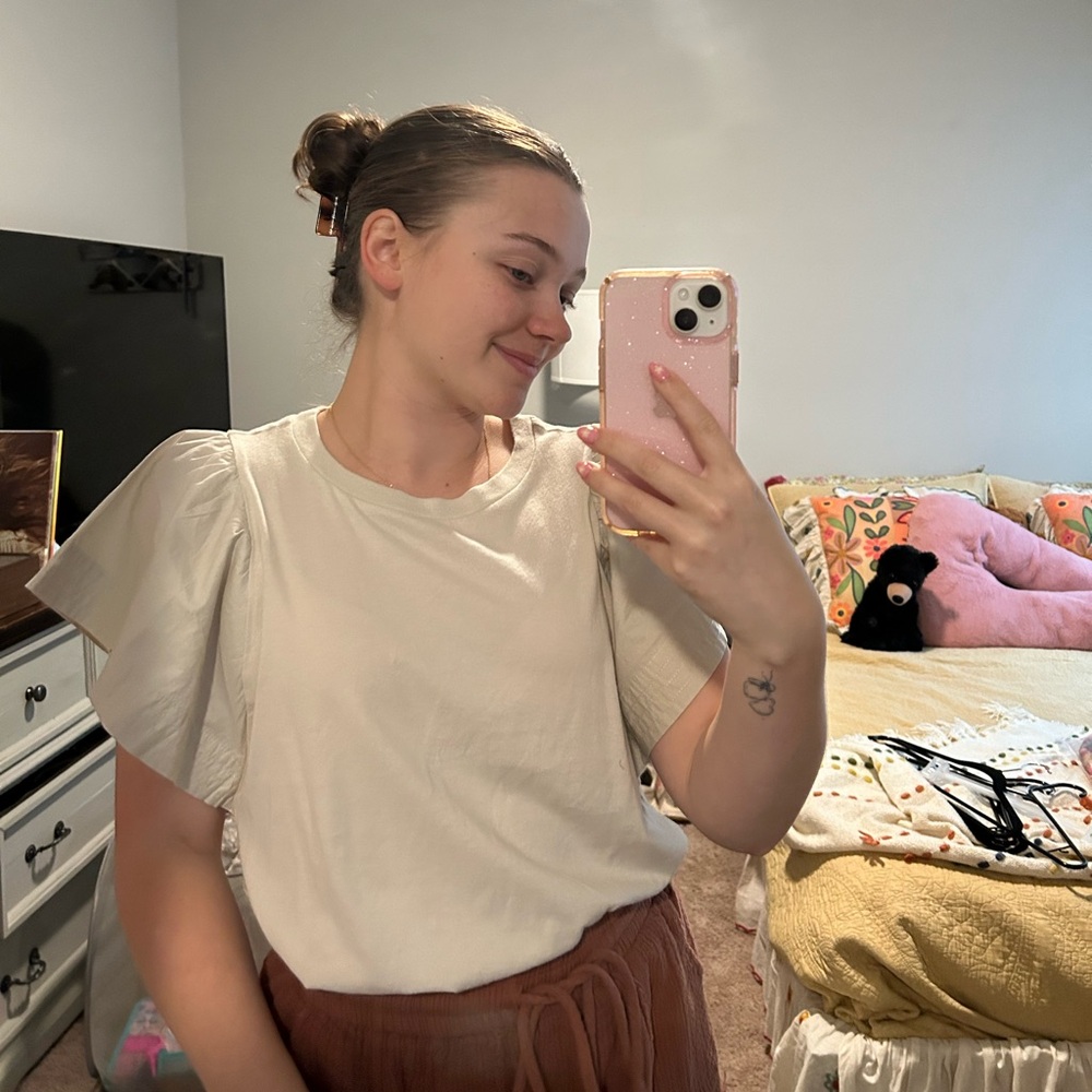 NWOT cream flutter sleeve top